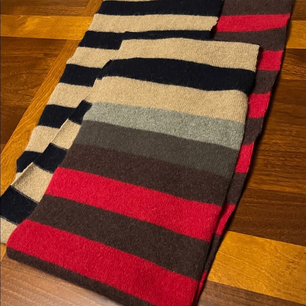 Barneys New York Striped Scarf in Beige, Navy & Red, new! Super soft - Picture 10 of 14
